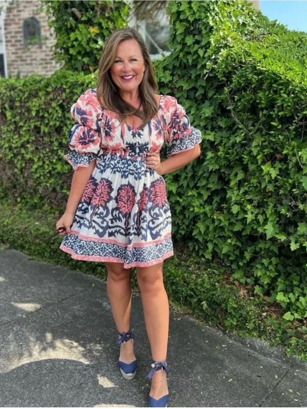 Ash & Eden Sareh Puff Dress| Size M | fun and flirty | open back criss cross
